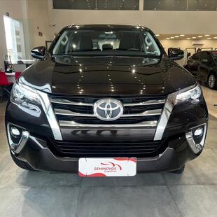 Toyota HILUX 2.8 SRX 4X4 16V TURBO INTERCOOLER DIESEL 4P AUTOMÁTICO