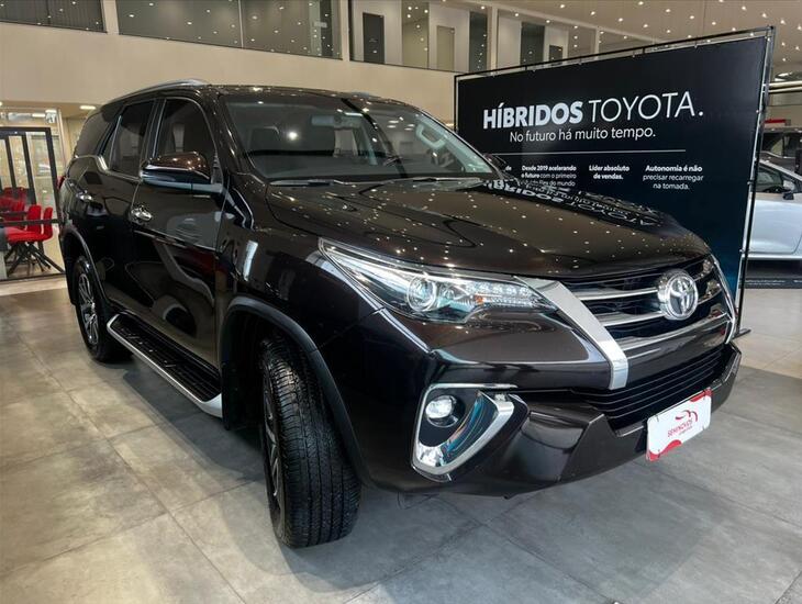 galeria HILUX SW4