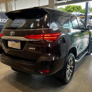 Toyota HILUX 2.8 SRX 4X4 16V TURBO INTERCOOLER DIESEL 4P AUTOMÁTICO