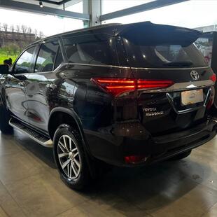 Toyota HILUX 2.8 SRX 4X4 16V TURBO INTERCOOLER DIESEL 4P AUTOMÁTICO