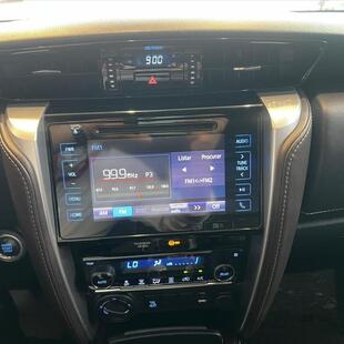 Toyota HILUX 2.8 SRX 4X4 16V TURBO INTERCOOLER DIESEL 4P AUTOMÁTICO