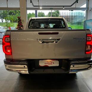 Toyota HILUX 2.8 D-4D TURBO DIESEL CD SRX 4X4 AUTOMÁTICO