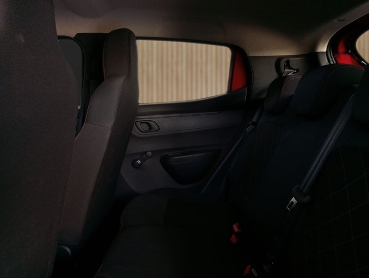 galeria KWID Zen 1.0 Flex 12V 5p Mec.