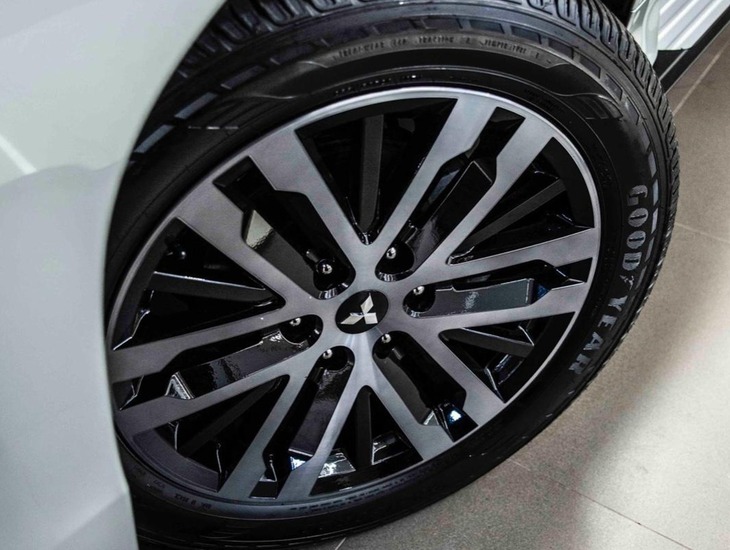 galeria Pajero Sport