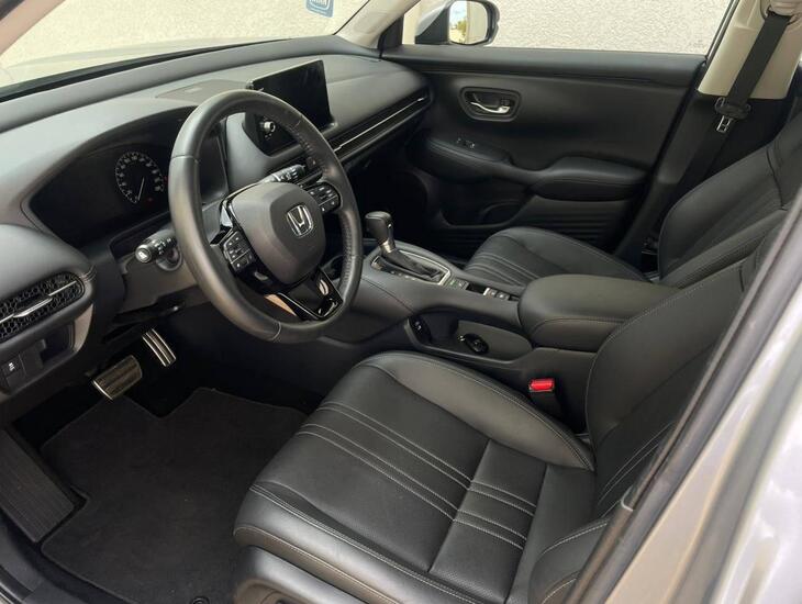 galeria ZR-V TOURING