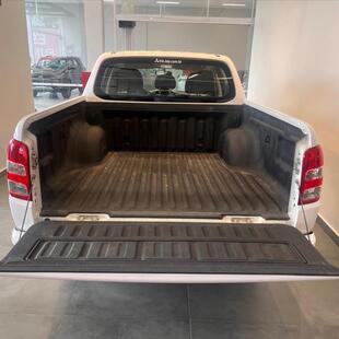 Mitsubishi L200 TRITON 2.4 16V TURBO DIESEL OUTDOOR GLS CD 4X4 AUTOMÁTICO