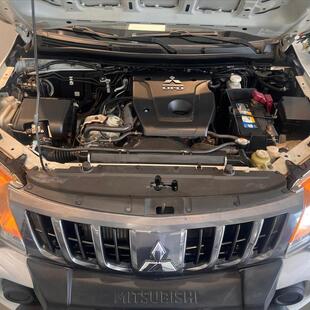 Mitsubishi L200 TRITON 2.4 16V TURBO DIESEL OUTDOOR GLS CD 4X4 AUTOMÁTICO