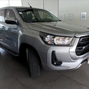 Toyota HILUX 2.8 D-4D TURBO DIESEL CD SRV 4X4 AUTOMÁTICO