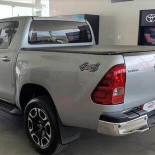 Toyota HILUX 2.8 D-4D TURBO DIESEL CD SRV 4X4 AUTOMÁTICO