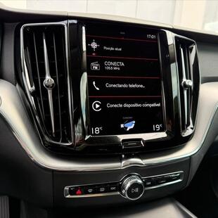 Volvo XC60 2.0 T8 HYBRID MOMENTUM AWD GEARTRONIC