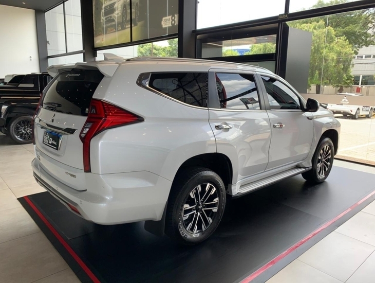 galeria PAJERO SPORT