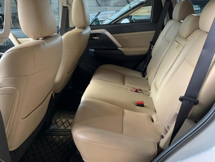 galeria PAJERO SPORT