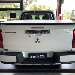 Mitsubishi TRITON 2.4 BITURBO DIESEL CD HPE 4X4 AUTOMÁTICO