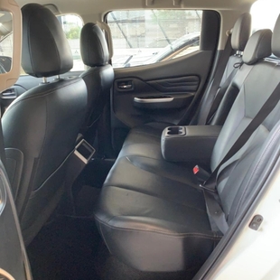 Mitsubishi TRITON 2.4 BITURBO DIESEL CD HPE 4X4 AUTOMÁTICO