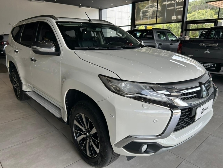 galeria PAJERO SPORT