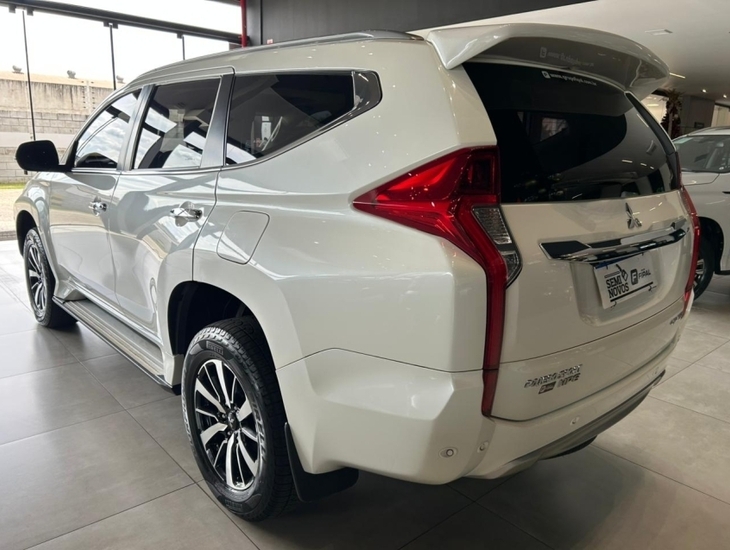 galeria PAJERO SPORT