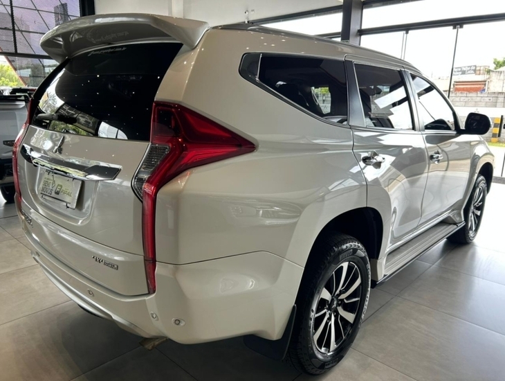 galeria PAJERO SPORT