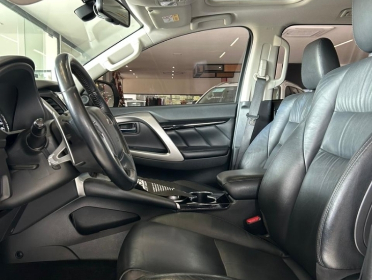 galeria PAJERO SPORT