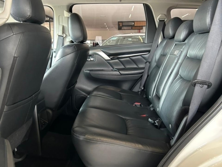 galeria PAJERO SPORT