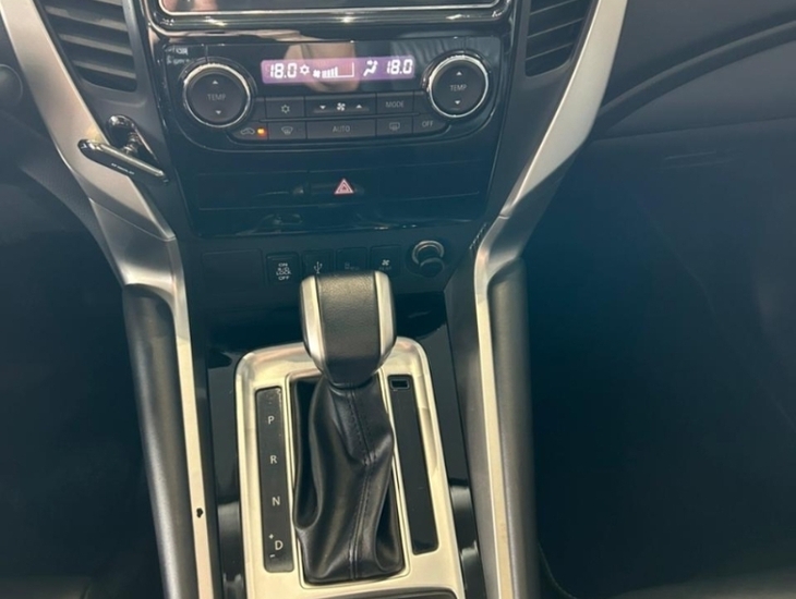 galeria PAJERO SPORT