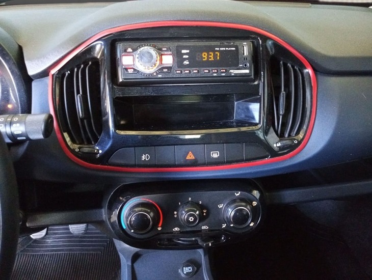 galeria UNO ATTRACTIVE 1.0 Fire Flex 8V 5p