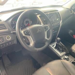 Mitsubishi L200 TRITON SPORT HPE-S 2.4TDi 16v 4X4 C.D. L200 TRITON SPORT HPE-S 2.4TDi 16v 4X4 C.D.