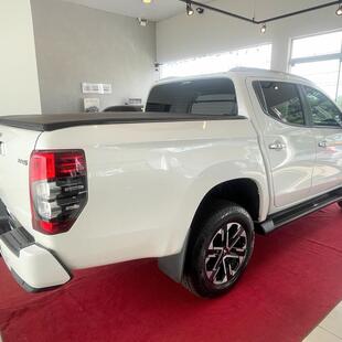 Mitsubishi L200 TRITON SPORT HPE-S 2.4TDi 16v 4X4 C.D. L200 TRITON SPORT HPE-S 2.4TDi 16v 4X4 C.D.