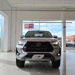Toyota HILUX 2.8 D-4D TURBO DIESEL CD SRX 4X4 AUTOMÁTICO