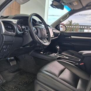 Toyota HILUX 2.8 D-4D TURBO DIESEL CD SRX 4X4 AUTOMÁTICO