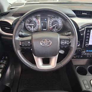 Toyota HILUX 2.8 D-4D TURBO DIESEL CD SRX 4X4 AUTOMÁTICO