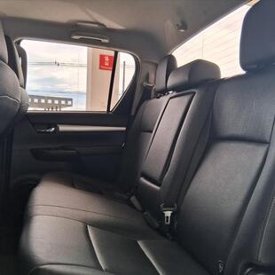 Toyota HILUX 2.8 D-4D TURBO DIESEL CD SRX 4X4 AUTOMÁTICO