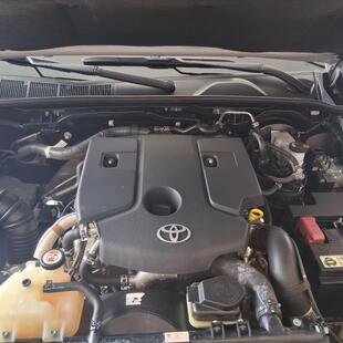 Toyota HILUX 2.8 D-4D TURBO DIESEL CD SRX 4X4 AUTOMÁTICO