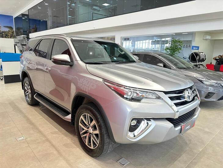 galeria HILUX SW4