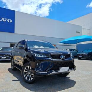 Toyota HILUX 2.8 D-4D TURBO DIESEL CD POWER PACK 4X4 AUTOMÁTICO