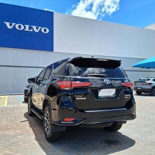 Toyota HILUX 2.8 D-4D TURBO DIESEL CD POWER PACK 4X4 AUTOMÁTICO