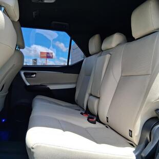 Toyota HILUX 2.8 D-4D TURBO DIESEL CD POWER PACK 4X4 AUTOMÁTICO