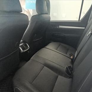 Toyota HILUX 2.8 D-4D TURBO DIESEL CD SRX PLUS 4X4 AUTOMÁTICO