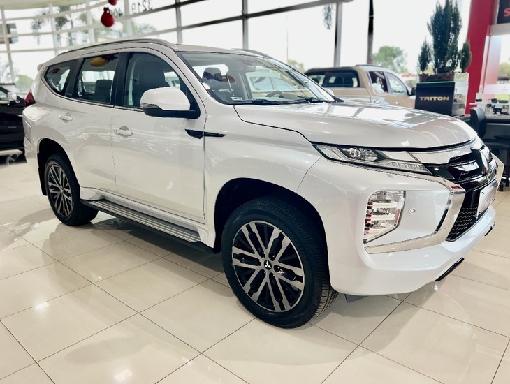 galeria PAJERO SPORT