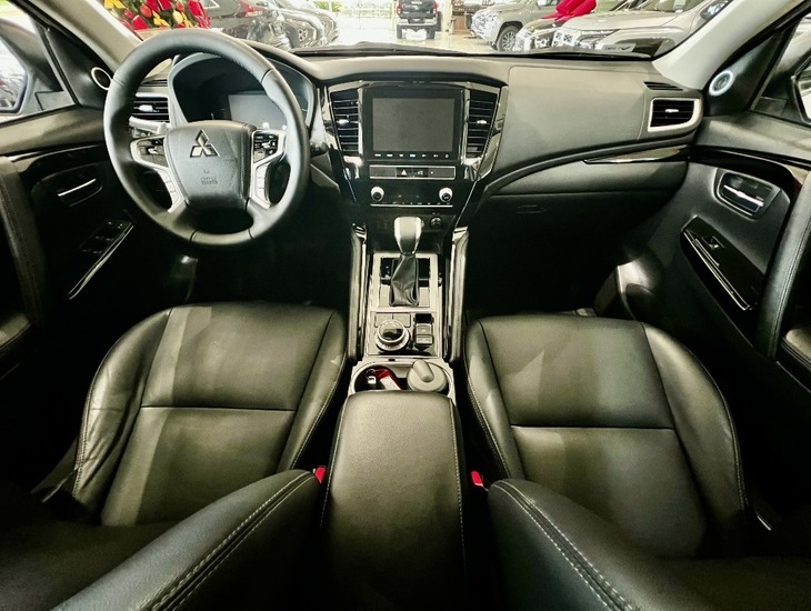 galeria PAJERO SPORT