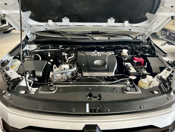 galeria PAJERO SPORT