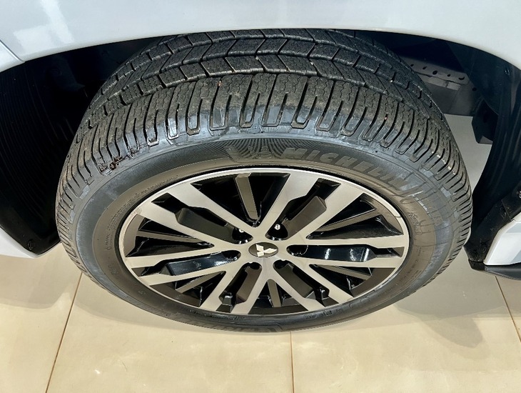 galeria PAJERO SPORT