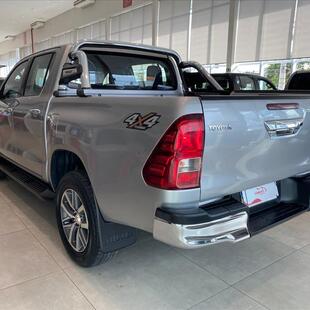 Toyota HILUX 2.8 SRV 4X4 CD 16V DIESEL 4P AUTOMÁTICO