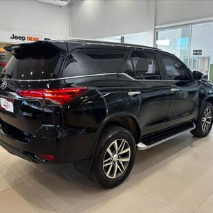 Toyota HILUX SW4 2.8 SRX 4X4 16V TURBO INTERCOOLER DIESEL 4P AUTOMÁTICO