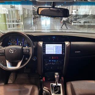 Toyota HILUX SW4 2.8 SRX 4X4 16V TURBO INTERCOOLER DIESEL 4P AUTOMÁTICO