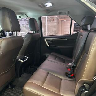 Toyota HILUX SW4 2.8 SRX 4X4 16V TURBO INTERCOOLER DIESEL 4P AUTOMÁTICO