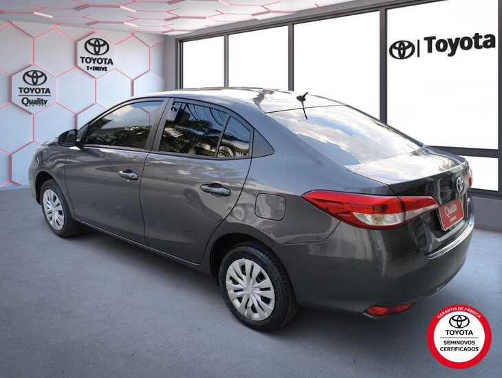 galeria Yaris Sedan