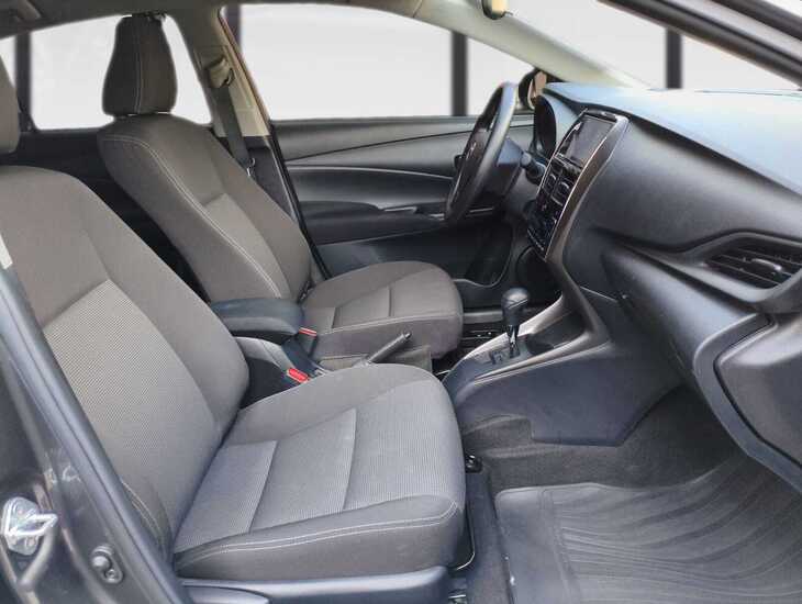 galeria Yaris Sedan
