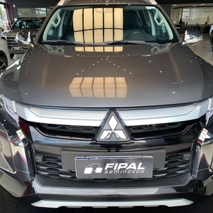 Mitsubishi TRITON 2.4 BITURBO DIESEL HPE-S 4X4 AUTOMÁTICO