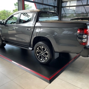 Mitsubishi TRITON 2.4 BITURBO DIESEL HPE-S 4X4 AUTOMÁTICO