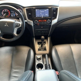 Mitsubishi TRITON 2.4 BITURBO DIESEL HPE-S 4X4 AUTOMÁTICO